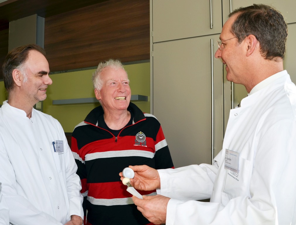 Chefarzt Dr. Bertram Barden  (rechts) und der Leitende Oberarzt Dr. Michael Alefeld gehören zu den Referenten des Patientenforums im Krankenhaus Düren.