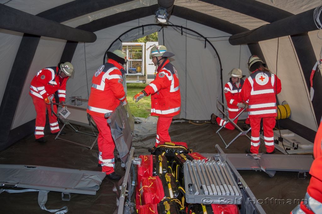 Ralf Hoffmann Fit für den Ernstfall: Im Katastrophenschutzzentrum in Simmerath wurden von städteregionalen Einsatzkräften drei Patientenablagen durchgeführt.