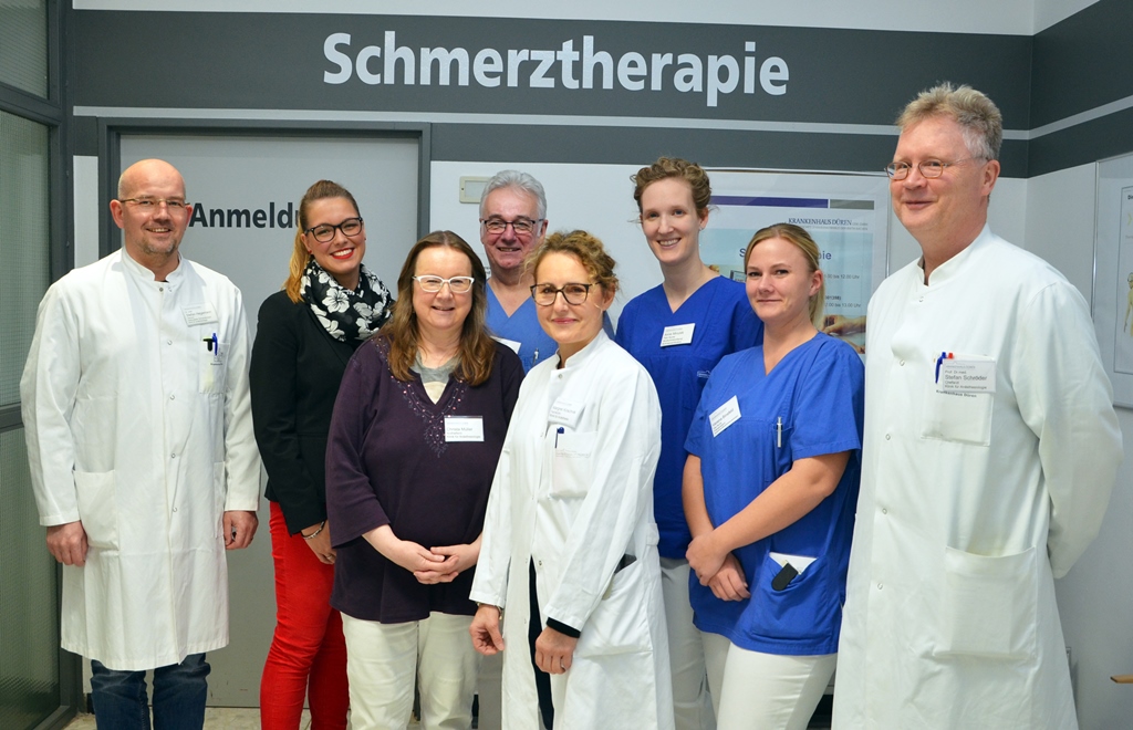 Das Team der Schmerztherapie freut sich über die erneute Auszeichnung der Akutschmerztherapie durch den TÜV Rheinland.  Foto: Krankenhaus Düren 