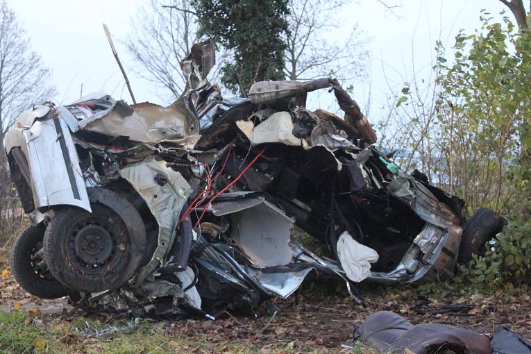 Dueren Magazin De Heinsberg T Dlicher Unfall J Hriger Verstirbt An Der Unfallstelle Auf