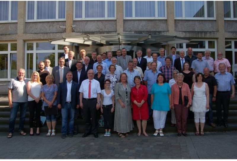 Der Förderschulzweckverband im Kreis Düren ist konstituiert: Der Verbandsversammlung gehören drei Vertreter pro Mitgliedskommune an. Der Versammlung sitzt Linnichs Bürgermeister Wolfgang Witkopp vor, Landrat Wolfgang Spelthahn wurde zum Verbandsvorsteher gewählt. 