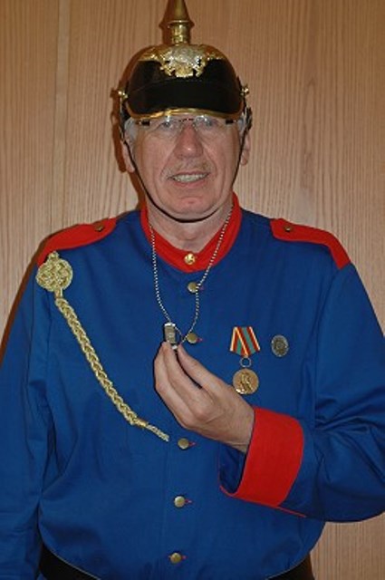 Gerhard Flemig in der Uniform des Schutzmann Wölk.