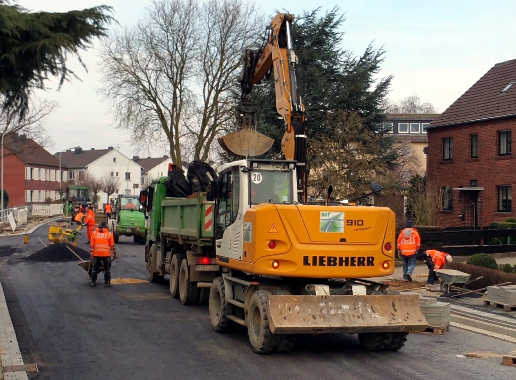 Die Arbeiten in der Jülicher Straße in Aldenhoven gehen planmäßig voran. Ab Montag wird der Bereich zwischen Bourheimer Weg und Wiesenstraße gesperrt.