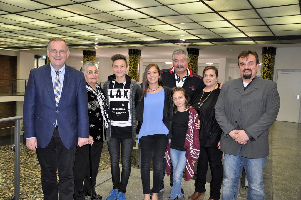 Die Eltern, Großeltern und Geschwister sind stolz auf Europameister Ioanna, der Bürgermeister Paul Larue zu ihrem Erfolg gratulierte.