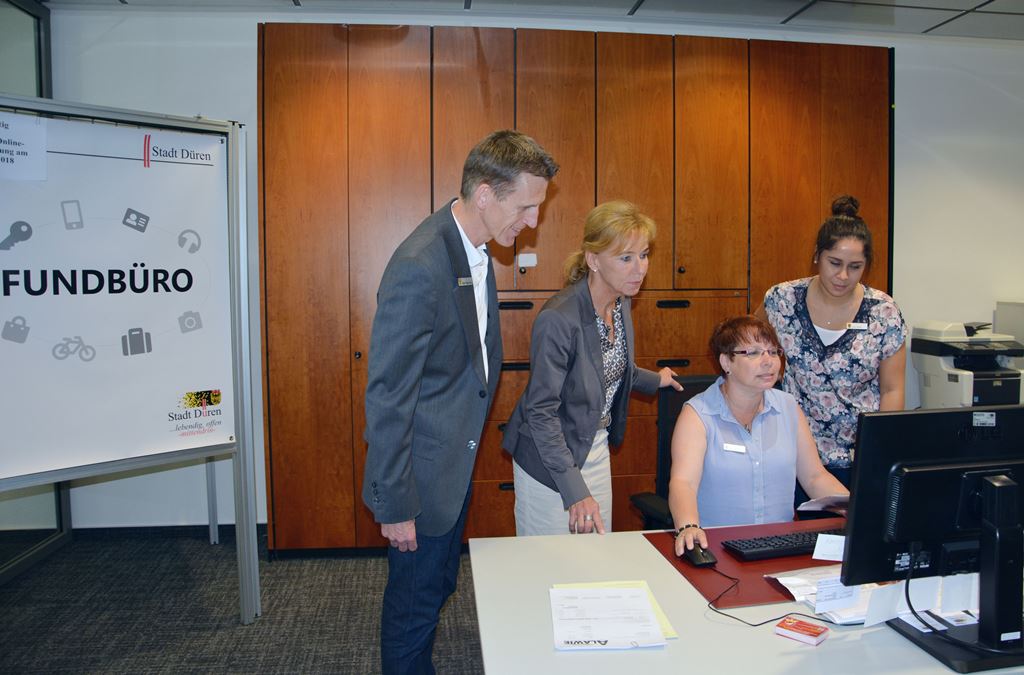 Foto: (v.l.n.r.) Hans-Jörg Feltes, Christine Käuffer, Ellen Stein und Majida Rabhi. Foto: Stadt Düren.