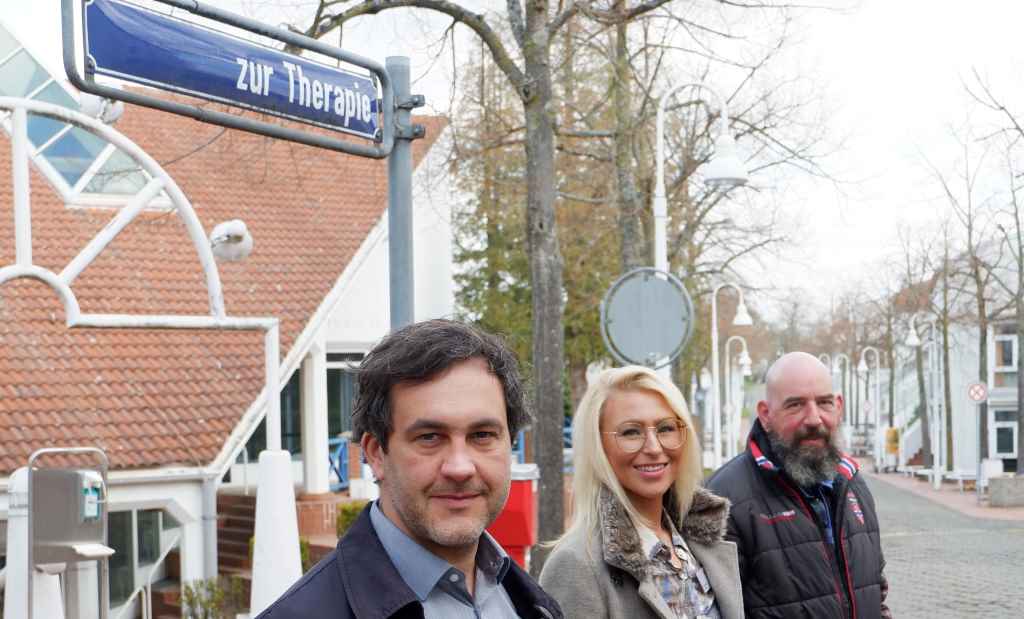 Dr. Georgi Bairaktarski, Chefarzt Forensik I; Anna Erkens, Pflegedienstleitung Forensik I; Stephan Lauterbach, Pflegedienstleitung Forensik I (v.l.n.r.). Foto: LVR-Klinik Düren