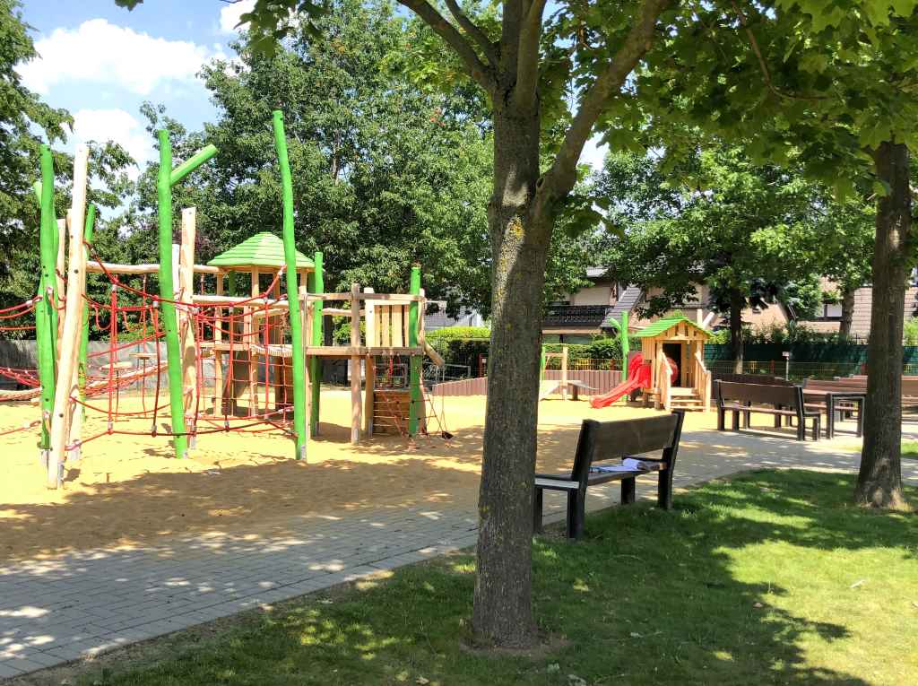 Ein toller neuer Platz zum Spielen. Der Kleinkinderbereich des Spielplatzes im Biff-Park strahlt in neuem Glanz.