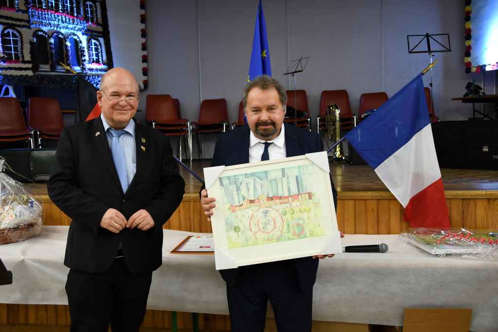 Dürens Bürgermeister Frank Peter Ullrich (li.) und sein französischer Amtskollege, Pascal Cauche.