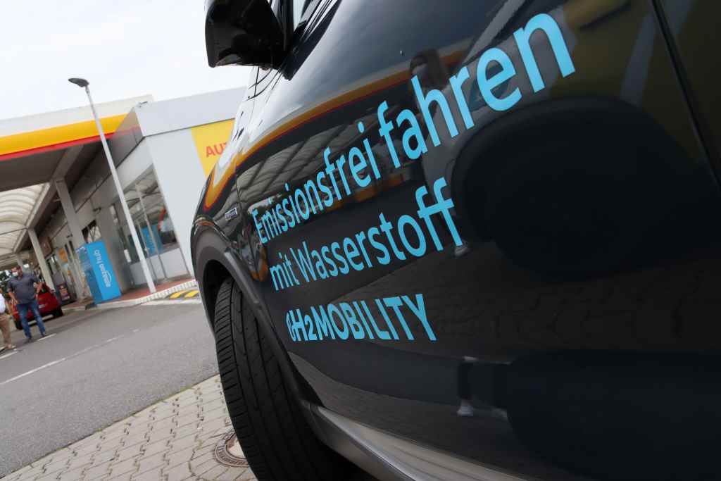 An der Shell-Tankstelle "Im großen Tal" wird derzeit die erste Wasserstoff-Tankstelle im Kreis Düren gebaut. Foto: Kreis Düren