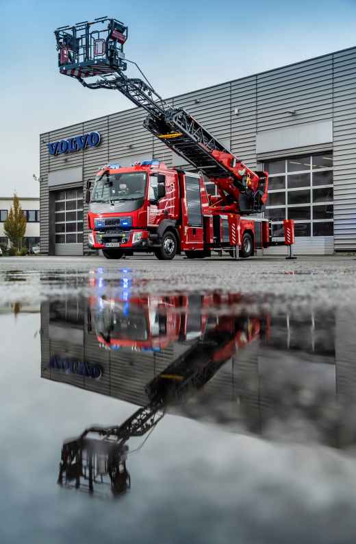 Volvo FL Hubrettungsgerät mit abneigbarem Korbarm1