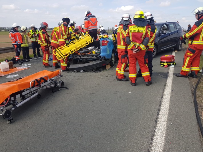 fw d ren schwerer verkehrsunfall auf der b56n