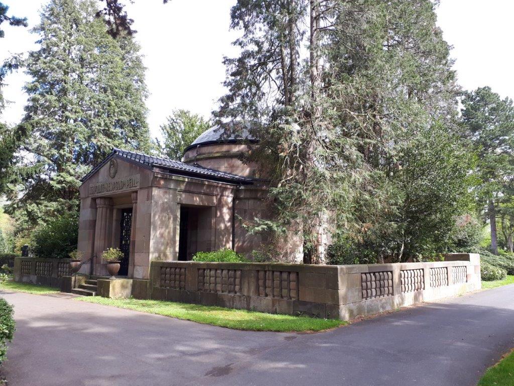 Das Mausoleum der Familie Leopold Peill auf dem städtischen Friedhof in der Friedenstraße ist eines von vielen Denkmälern, die am 8. September in Düren zu besichtigen sind. (Foto: Heike Kussinger-Stankovic)