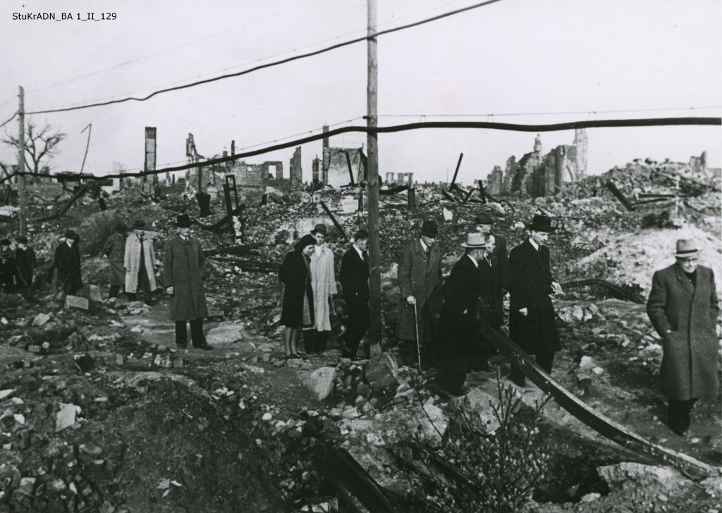 Foto: Der aktuelle Archivschatz des Stadt- und Kreisarchivs Düren befasst sich im November mit dem verheerenden Luftangriff auf Düren am 16. November 1944. (Foto: Stadt- und Kreisarchiv Düren)