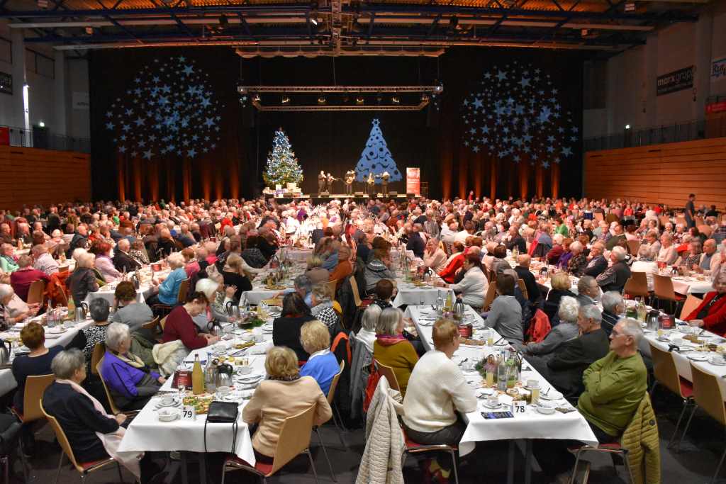 Rund 1000 Besucherinnen und Besucher kamen im vergangenen Jahr zur Seniorenweihnacht. Foto: Kreis Düren