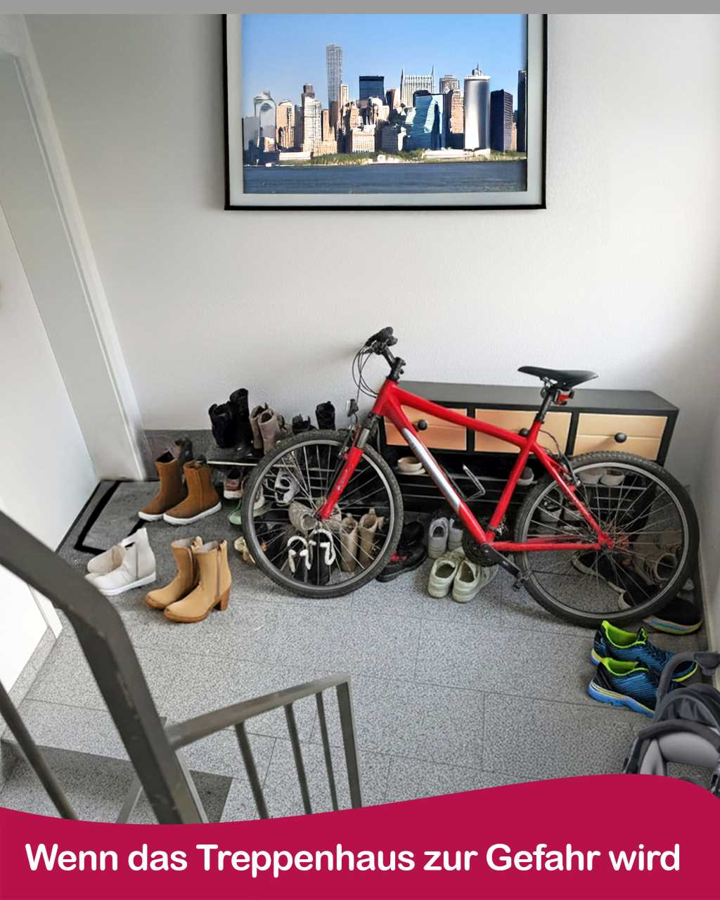 So sollte es in einem Treppenhaus aus optischen Gründen, aber vor allem wegen der Sicherheit nicht aussehen. Fotomontage (KI-basiert): C. Lammertz / ZieL.media So sollte es in einem Treppenhaus aus optischen Gründen, aber vor allem wegen der Sicherheit nicht aussehen. Fotomontage (KI-basiert): C. Lammertz / ZieL.media