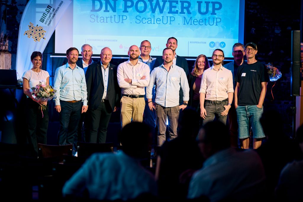 Foto: WIN.DN GmbH (Fotograf: Jan Drexler) V.l.n.r.: Laura Pöhler, Winfried Kranz-Pitre, Dirk Hürtgen, Frank Peter Ullrich, Ivan Karetic, Alexander Zuza, Christian Bürger, Dominik Marx, Sara Usinger, Jonas Dicke, Sebastian Hanny-Busch, Benjamin Dammertz